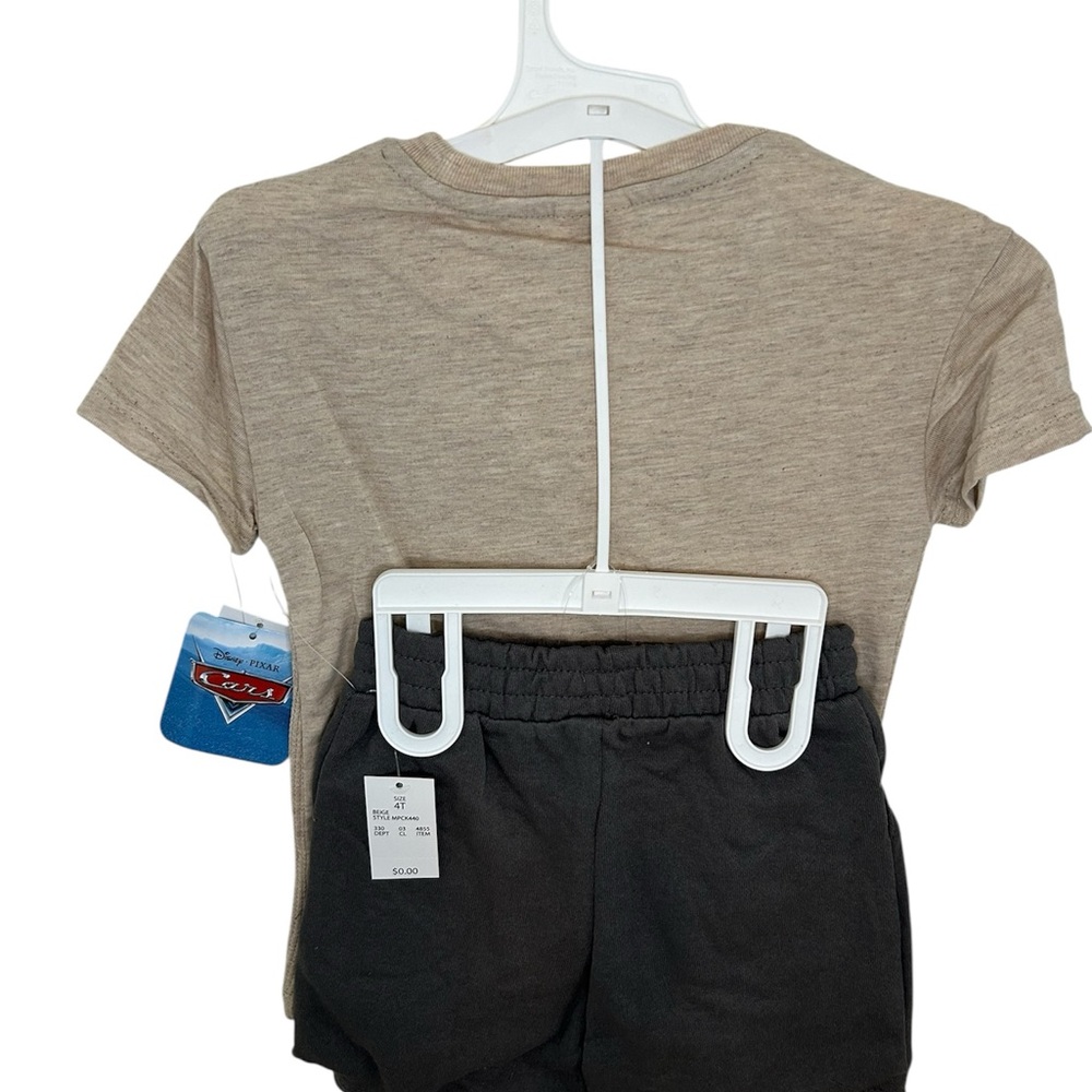 Disney Cars Lightning McQueen Beige and Gray T-Shirt and Shorts Set For Boys 4T - Picture 2 of 2